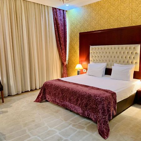 Clover Hotel Baku Ngoại thất bức ảnh